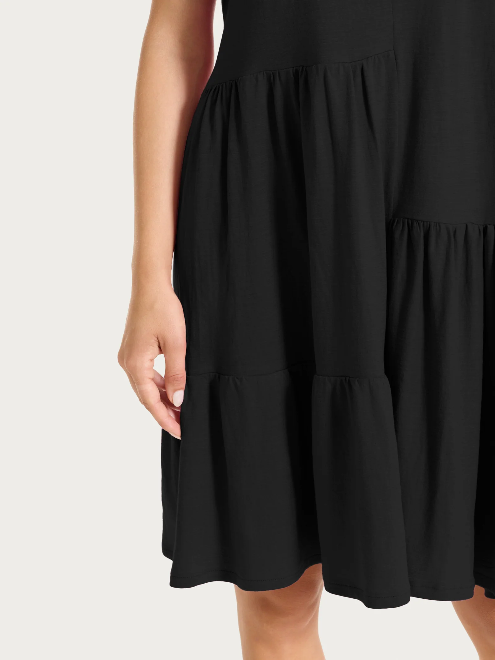 Vestito corto con balze asimmetriche in Slub Jersey di Cotone - Nero - Image 4