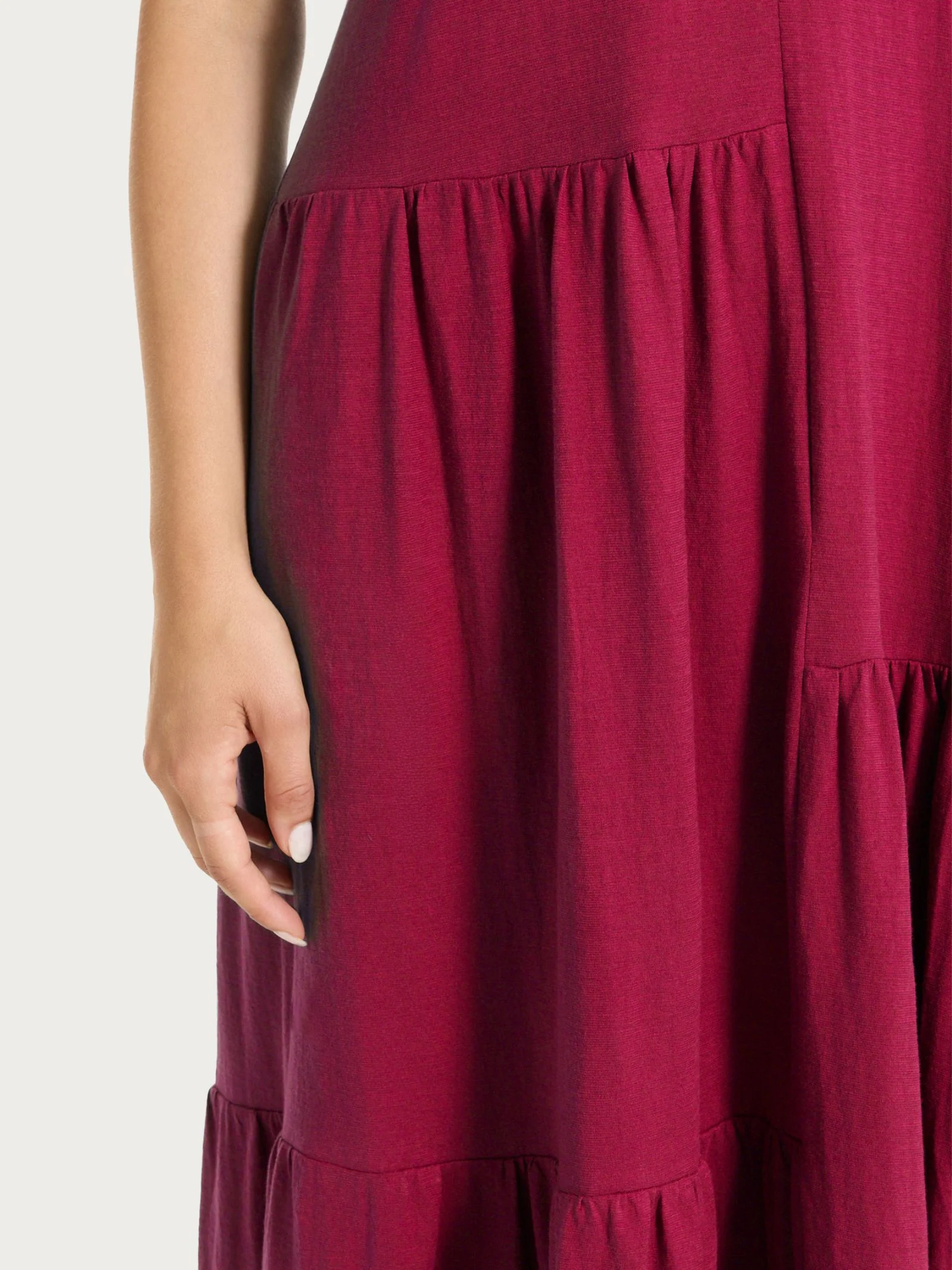 Vestito lungo con balze asimmetriche in Slub Jersey di Cotone - Beet Red - Image 3