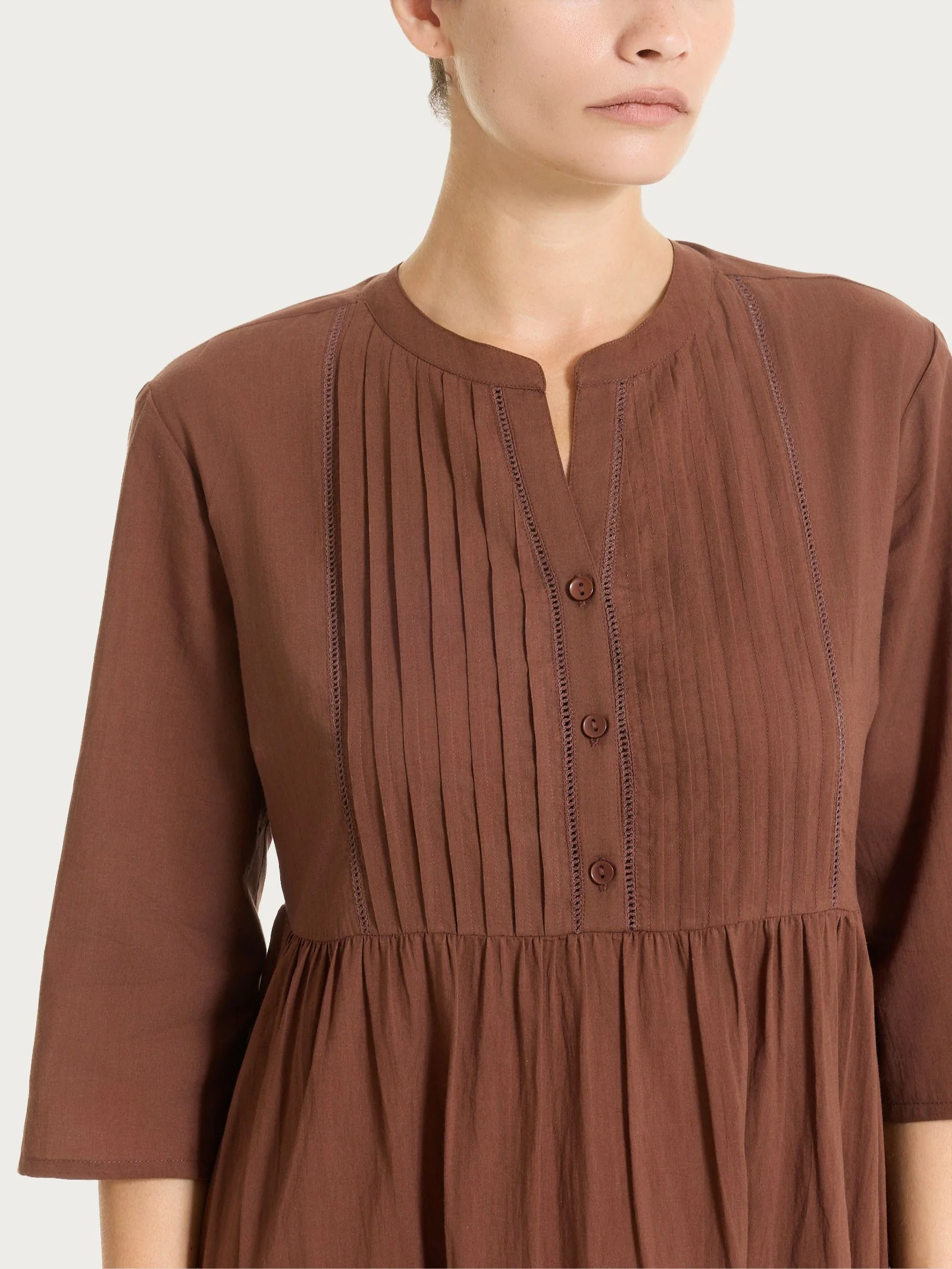 Vestito lungo con balze in Mussola di Cotone - Chocolate Fondant - Image 3