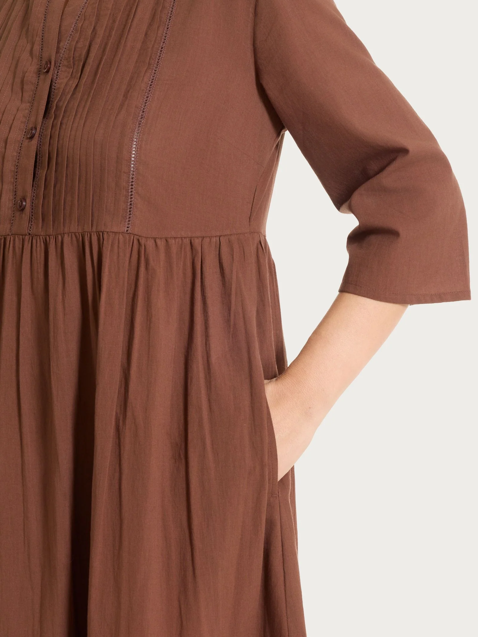 Vestito lungo con balze in Mussola di Cotone - Chocolate Fondant - Image 4