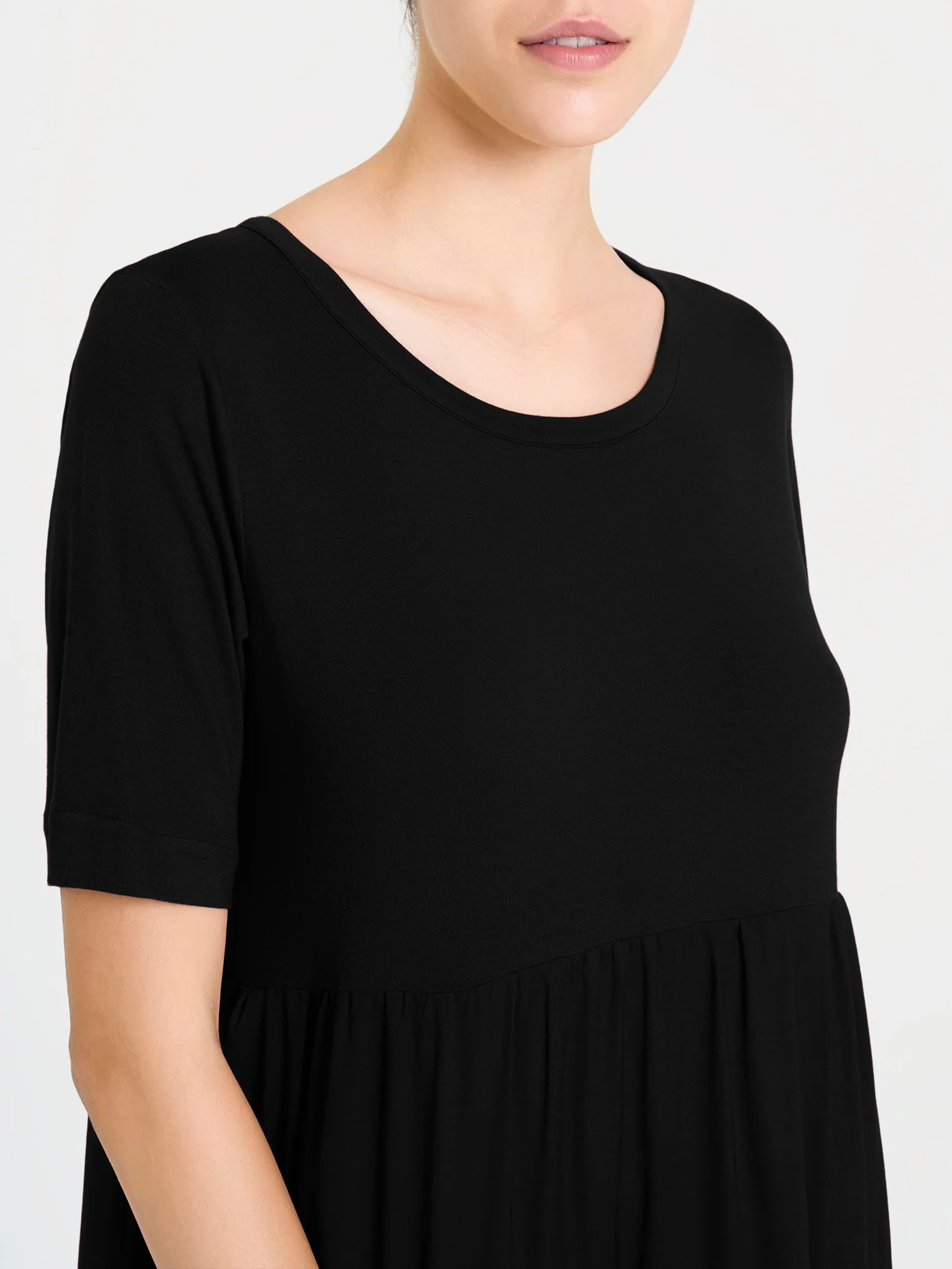 Vestito svasato a balze in misto viscosa - Nero - Image 3